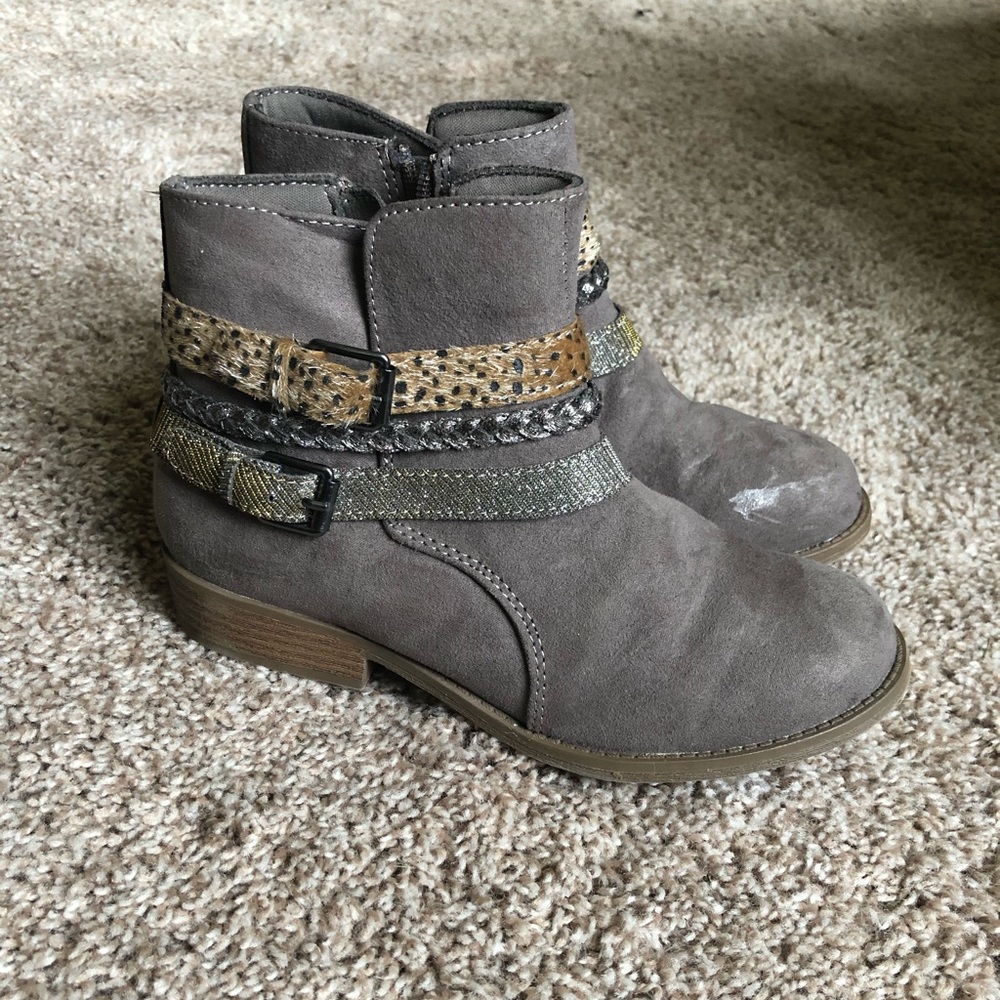 Girl’s ankle booties